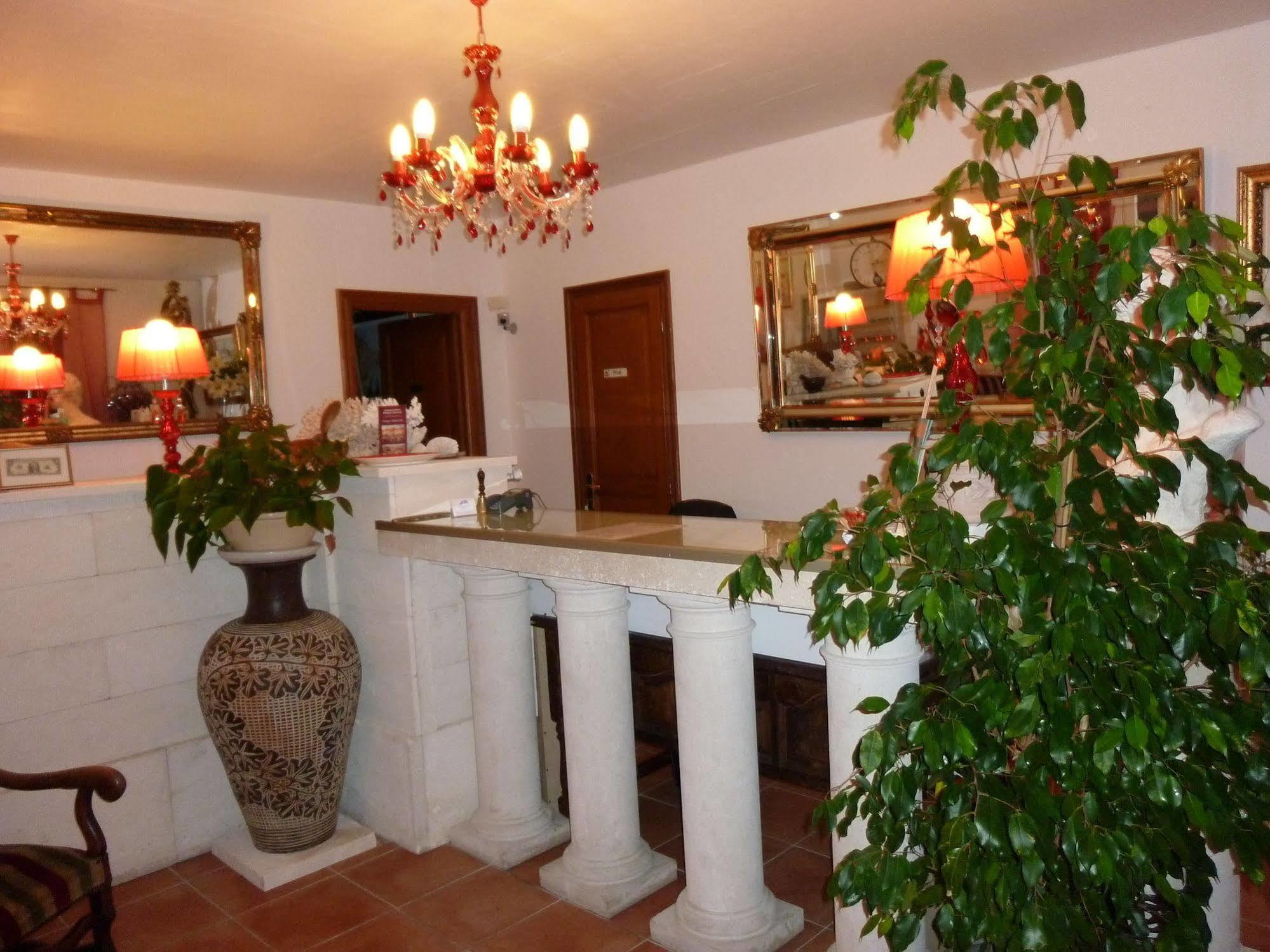 סן-מקסים Hotel Martinengo מראה חיצוני תמונה
